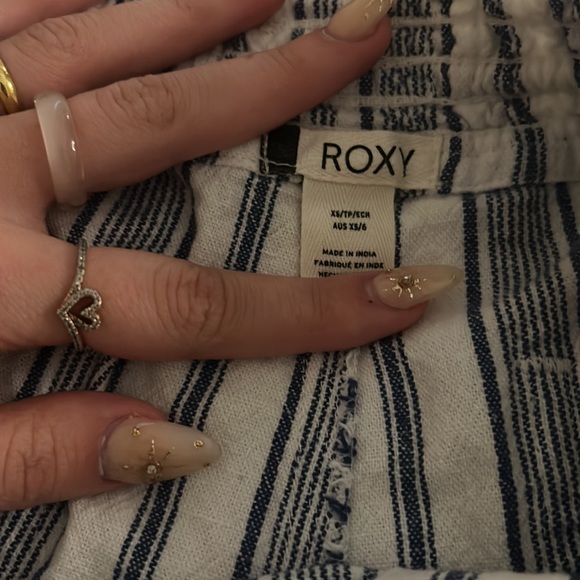 stripped blue and white linen shorts - Picture 2 of 2